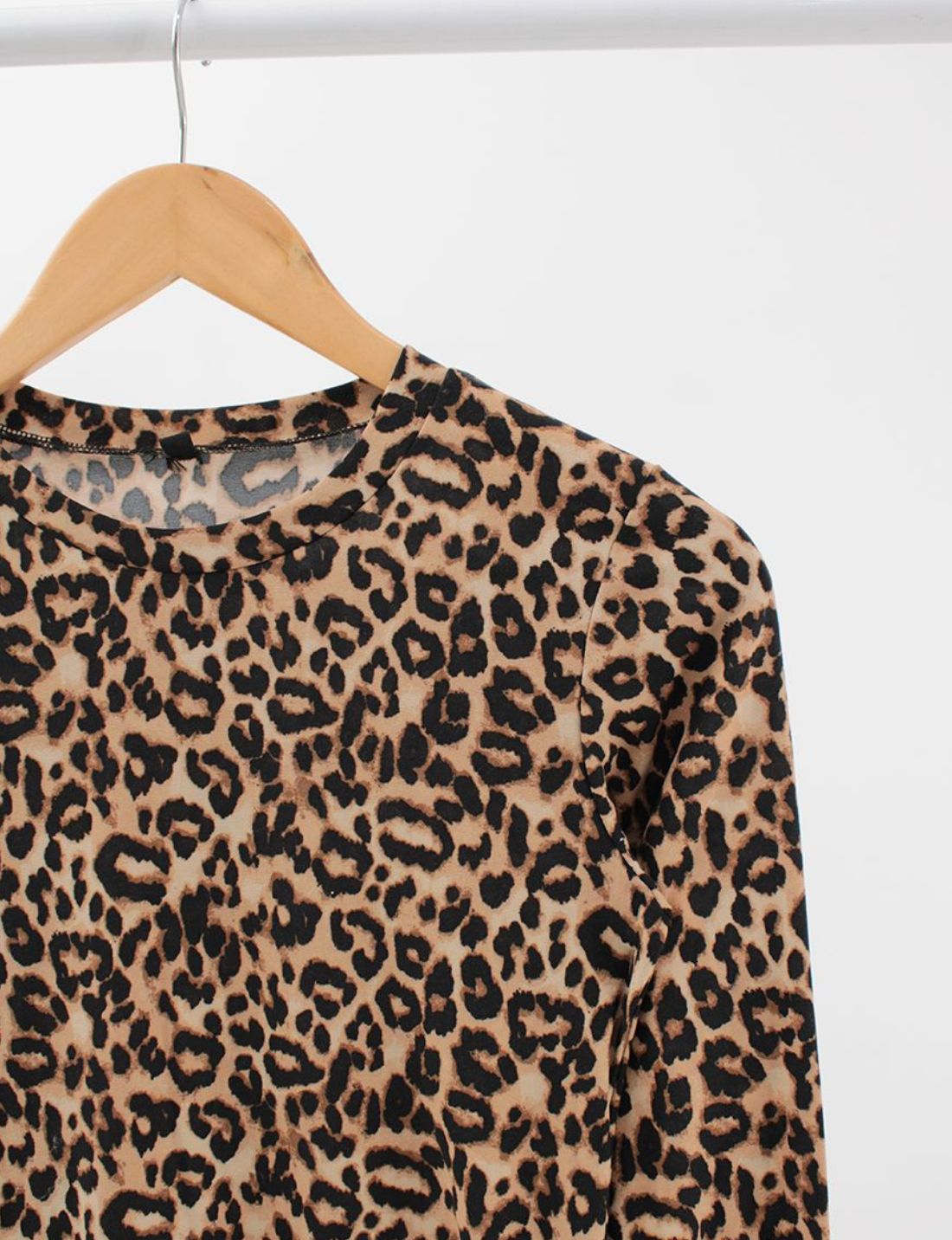 REMERA LEOPARD (FRESIA)