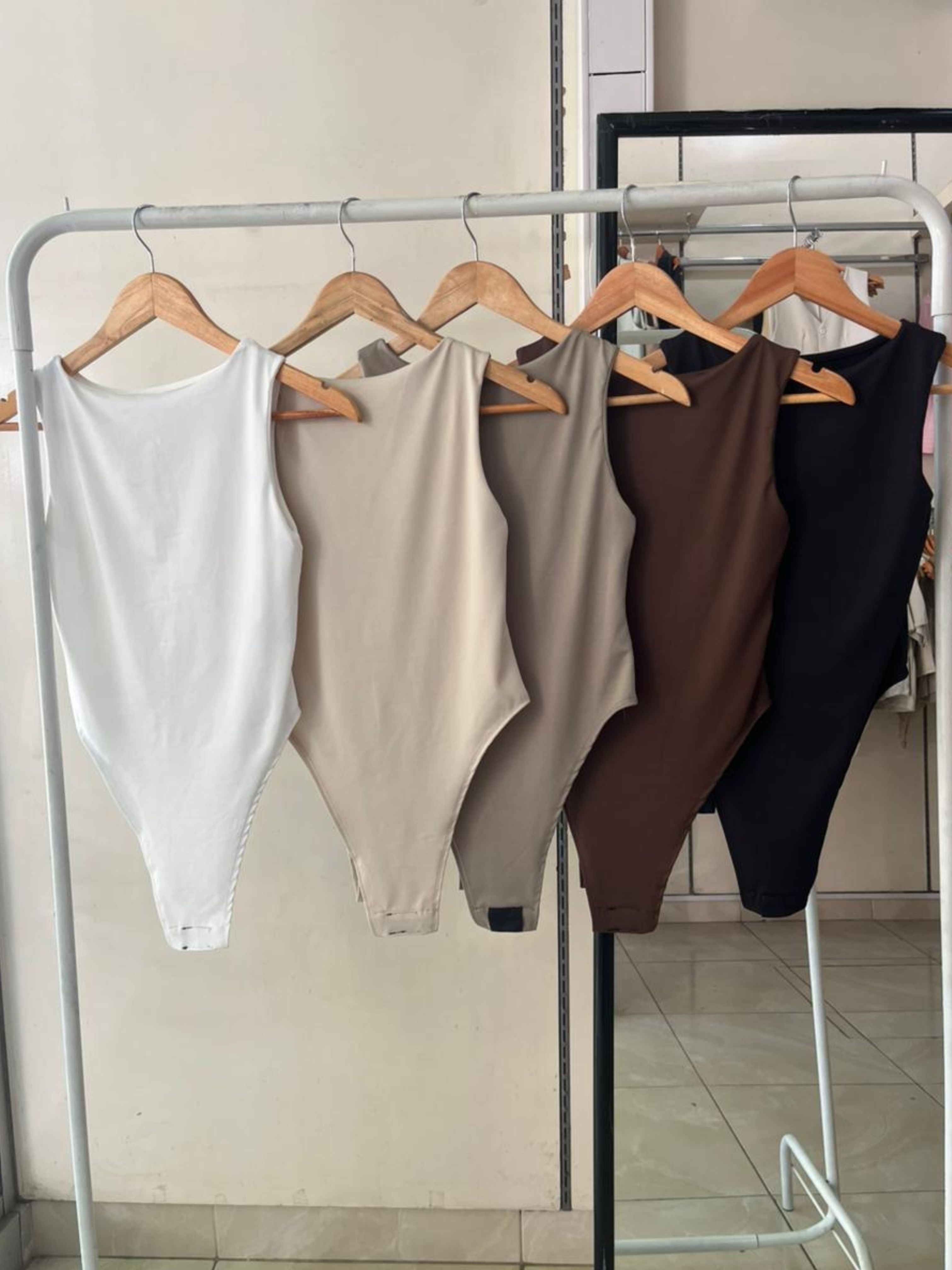 BODY DINA CUELLO BOTE